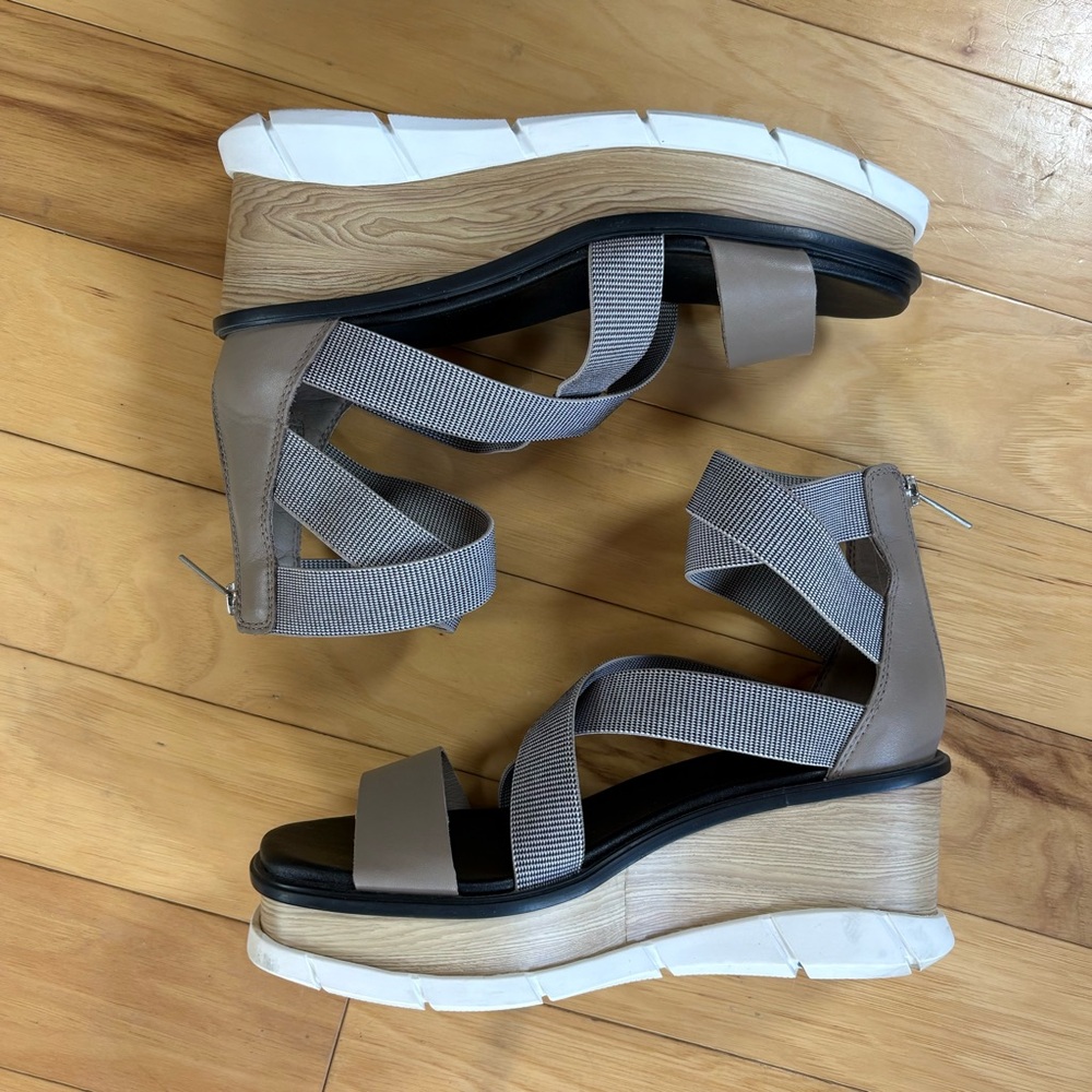 Sorel Joanie III Sport Strap Wedge Sandals Womens Sz 9 Black Tan - Picture 2 of 8